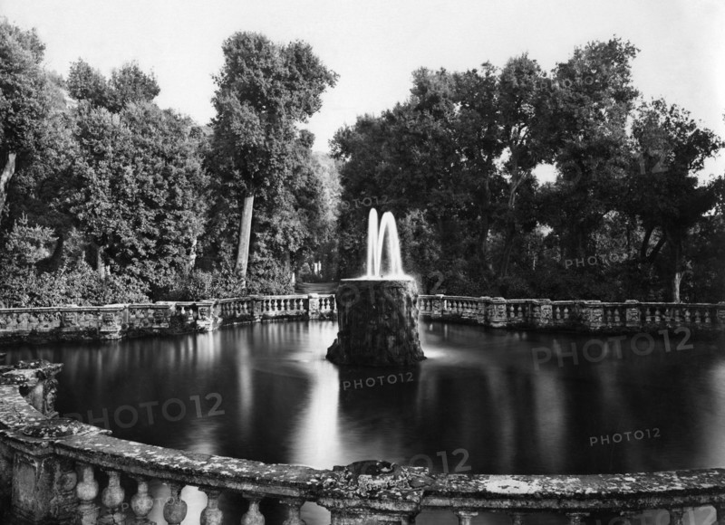Lazio. the upper basin of Villa Torlonia in Frascati. 1920