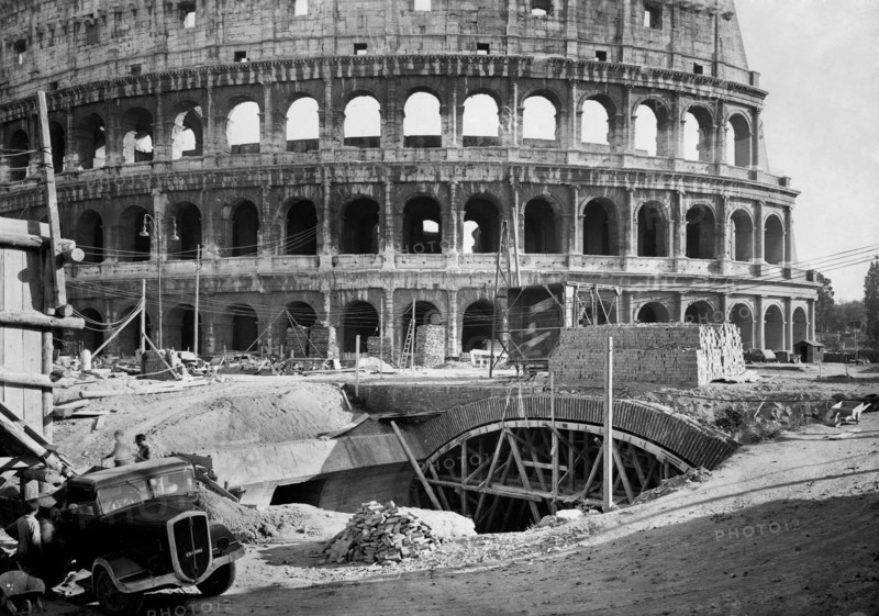 Italy. Rome. construction of the underground tunnel. 1948-49