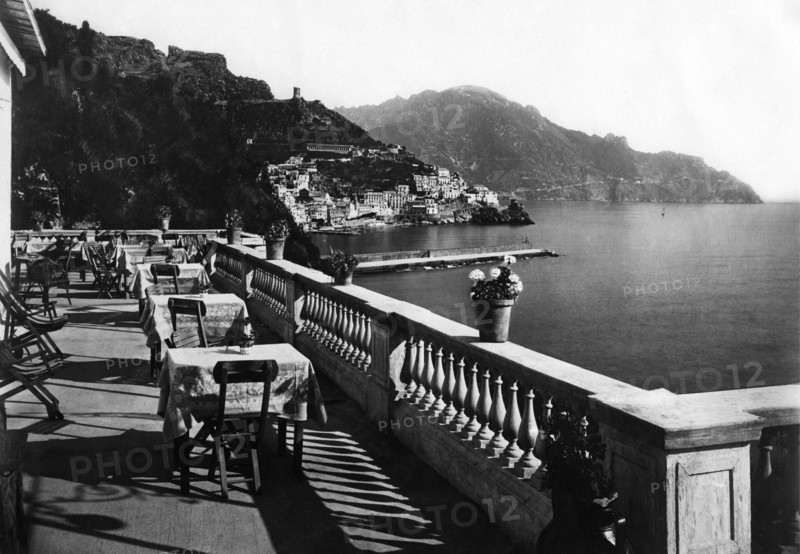 Italy. Campania. the Amalfi coast from the terrace of the hotel Santa Caterina. 1910-20
