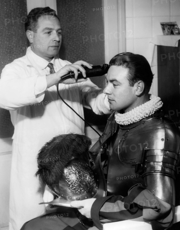 Swiss Guard At The Vatican Barber. 1957
