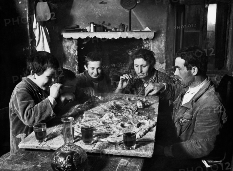Italy. Lazio. A Family From The Roman Countryside For Lunch. 1930