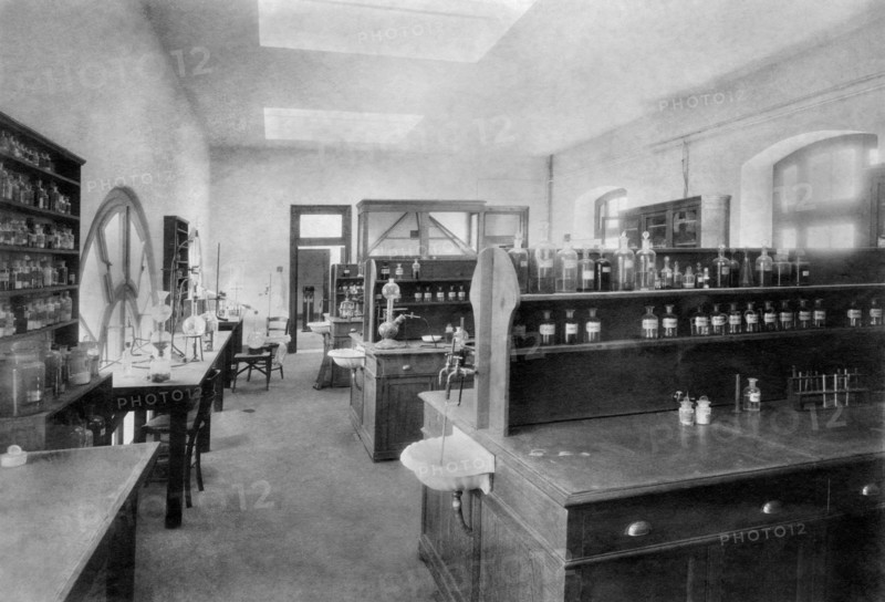 Chemistry Lab Of A Zoological Station. Naples 1910-20