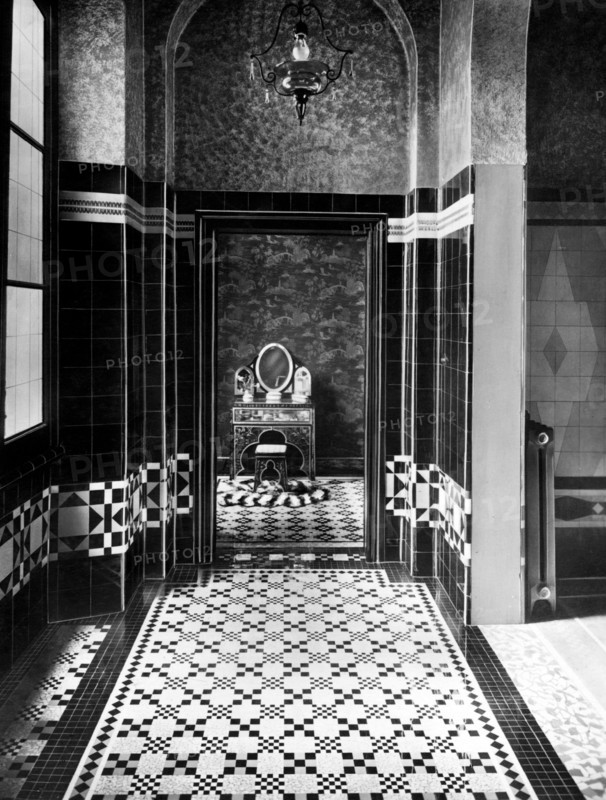 Hotel. Toilet With Oriental Decorations. 1920