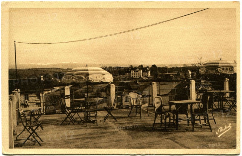 Publisher Heliogravure d'Art Michel shows Hotel Balluvue.