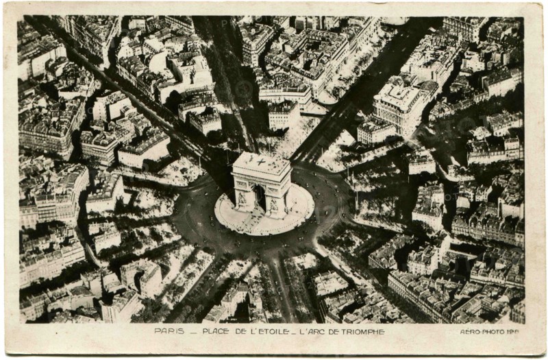 Arc de Triomphe.