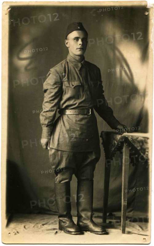 A soldier of the Soviet Army, Stalingrad.