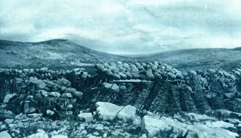 Improvised trench built of stones placed withing wicker baskets on Lago Mucile, Cardo di Montalone.