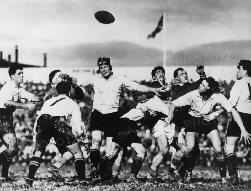 Rugby, france beats otago.