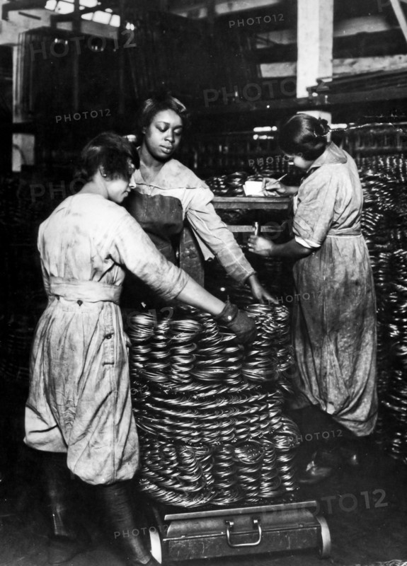 Black Women To Work In A Metallurgical Factory American.