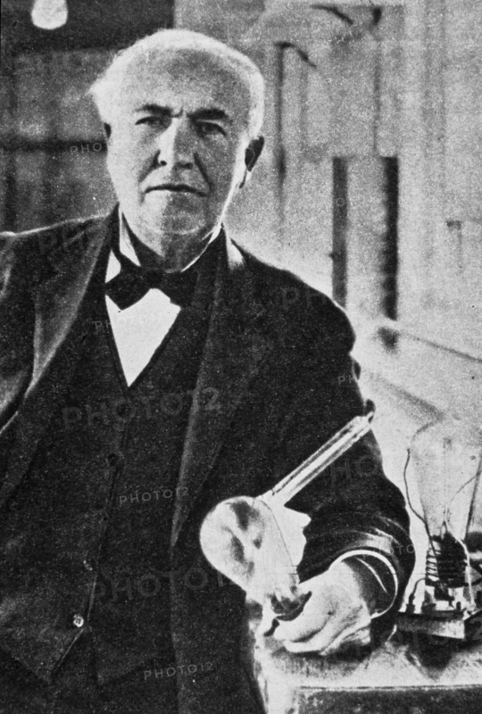 Thomas Alva Edison.