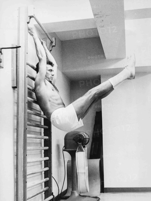 Anthony Franciosa While Training.