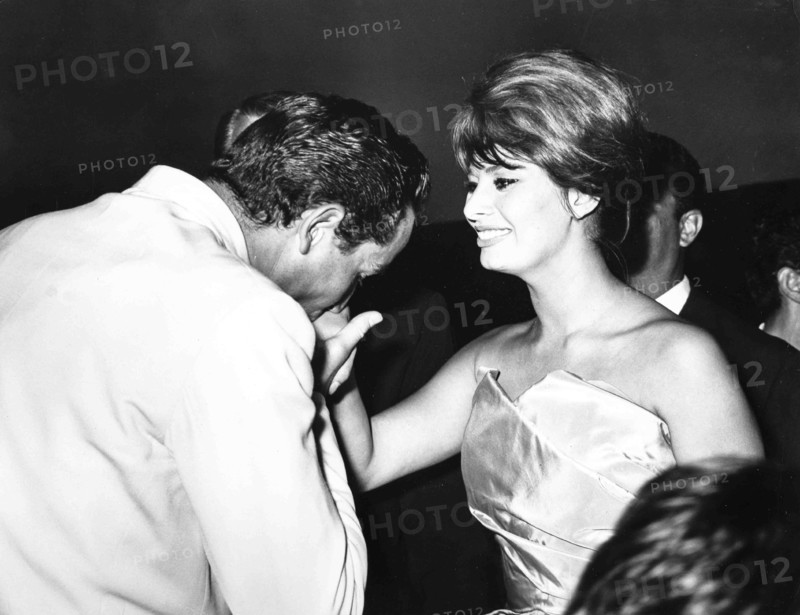Vittorio Gassman and Sophia Loren.