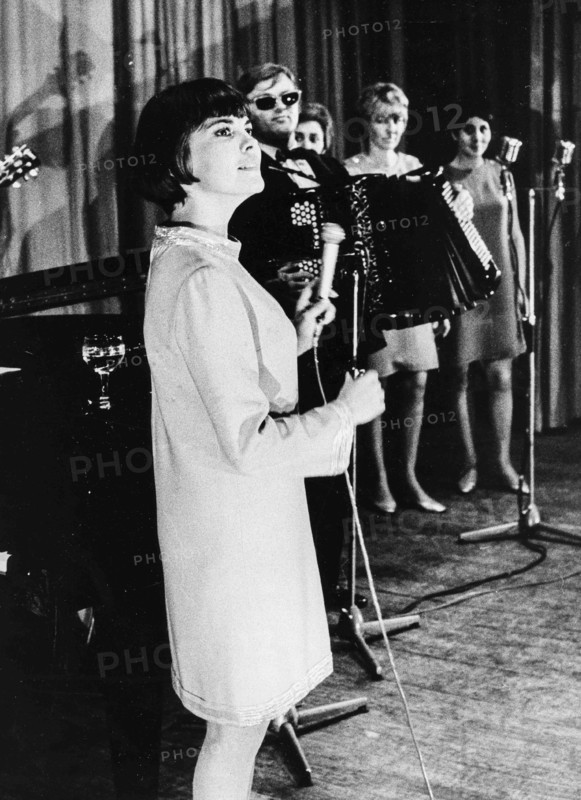 Mireille Mathieu.