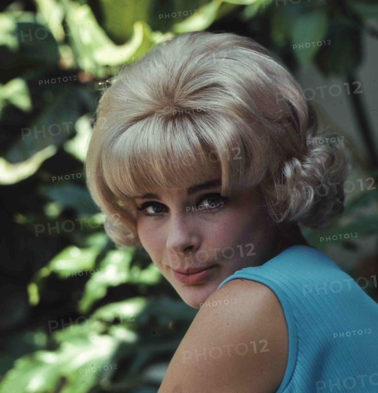 Elke Sommer.