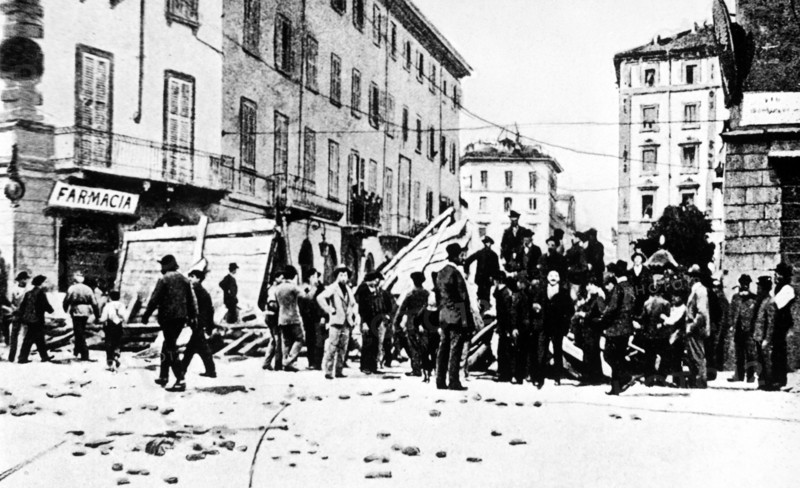 The barricades of revolt before the repression of the general fiorenzo bava beccaris, milan, 1898
