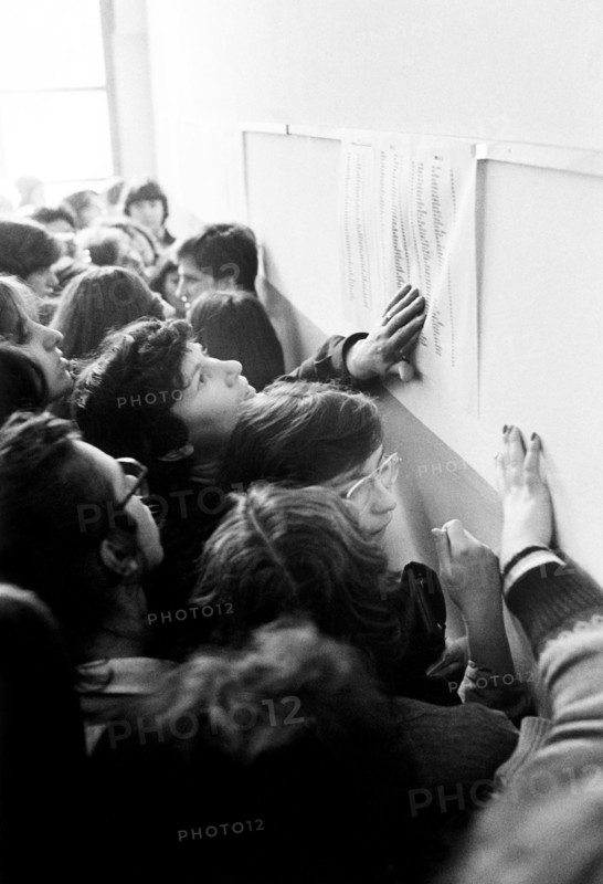 Italy, unemployed young people to placement lists, 70s