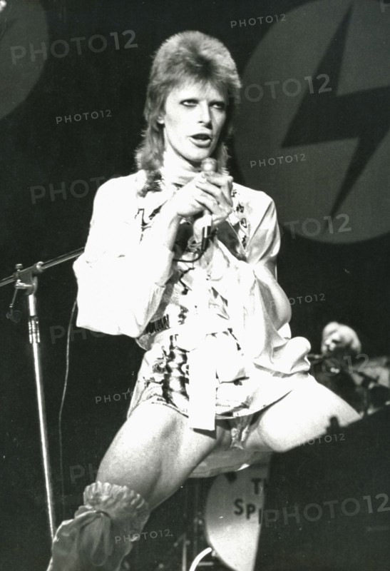 David bowie at hammersmith odeon, 1973