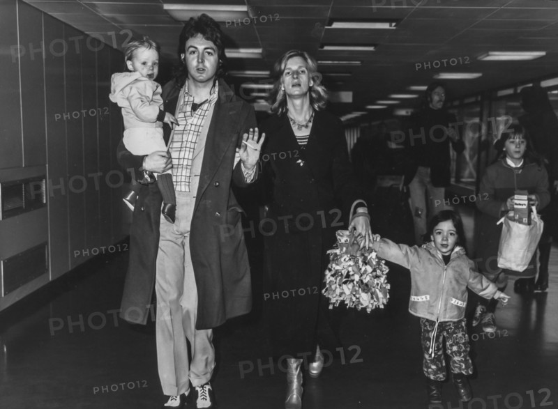 Paul mccartney and family, london airport, 1972