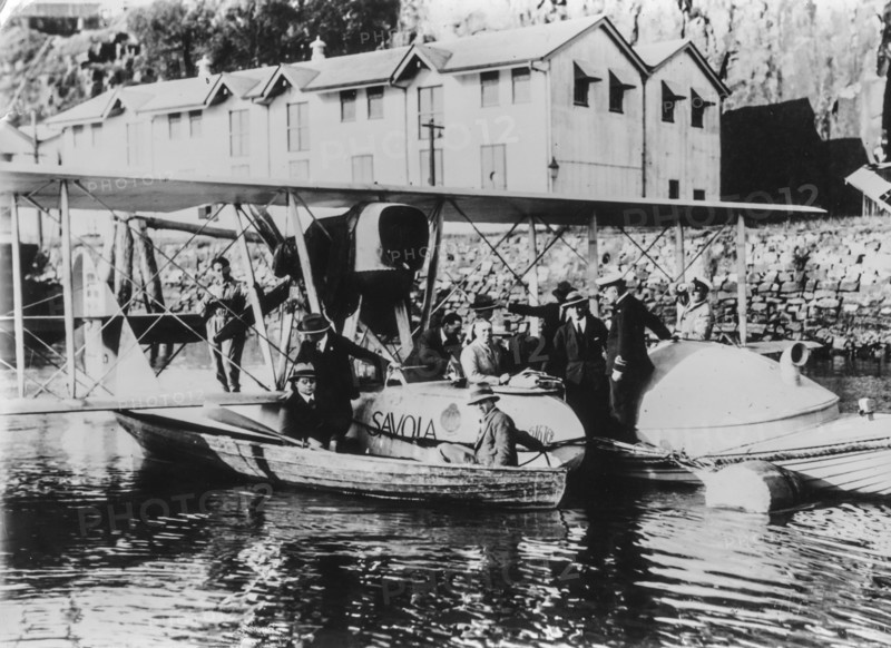 Francesco de pinedo and ernesto campanelli with gennariello, 1925