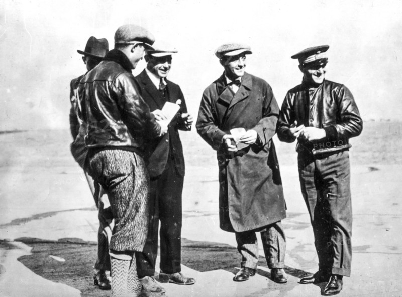Mario de bernardi, arturo ferrarin, vittorio centurione, adriano bacula e la riserva guascone guasconi, schneider cup, hampton, 1926
