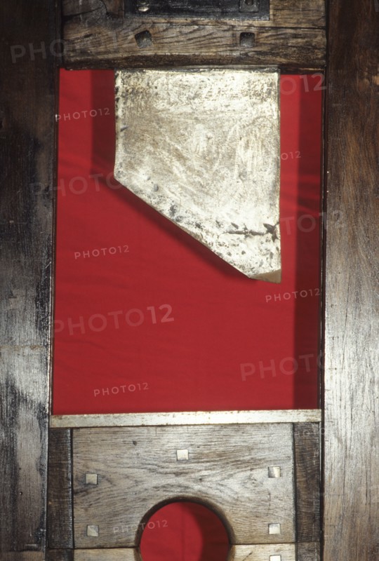 Guillotine