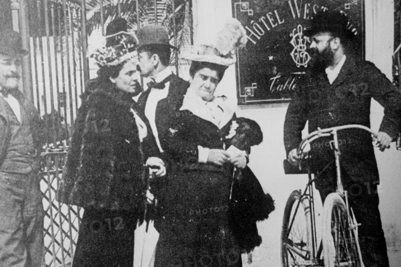 Eleonora duse, matilde serao and count premoli in naples