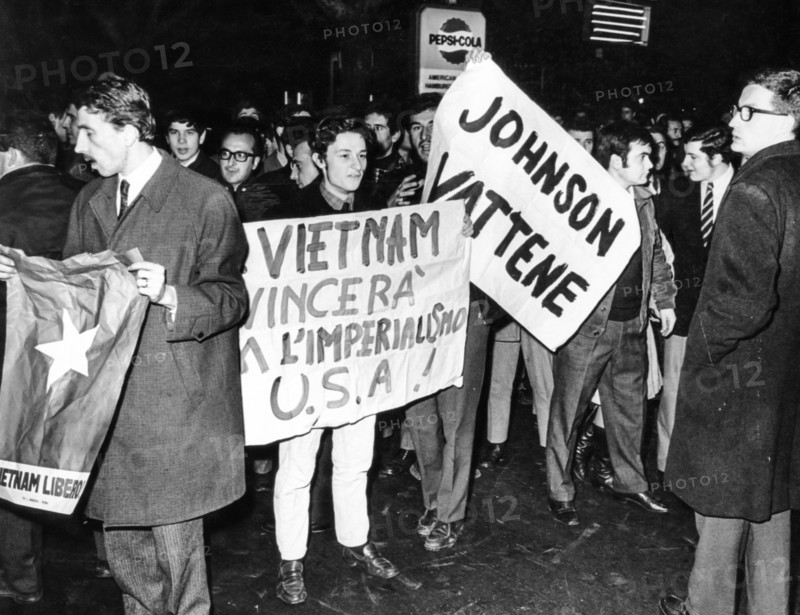Demonstration against the war in Vietnam, Rome 1968