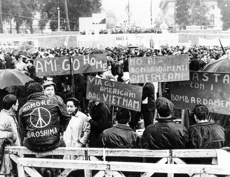 Demonstration against the war in Vietnam, Rome 1968