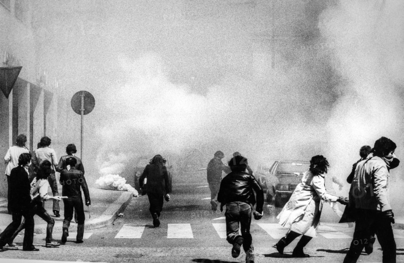 Disorder in milan in front of MSI's headquarters, the day after the massacre in brescia, 1974