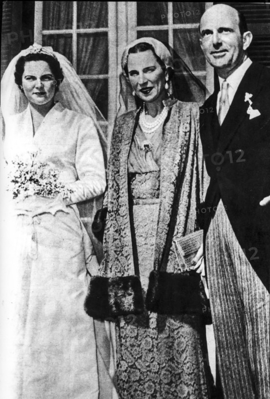 Maria pia di savoia, the wedding day with parents, cascais, 1955