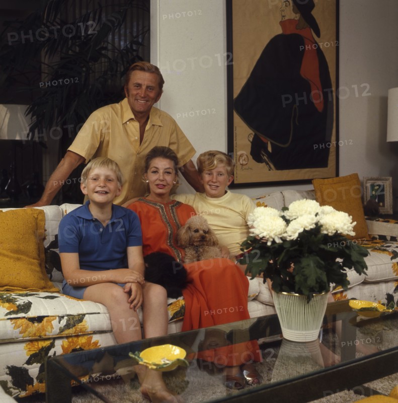 Kirk douglas and family