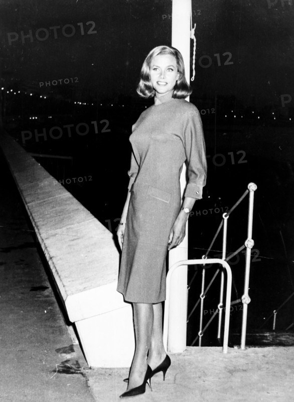 Honor blackman, cannes 1965