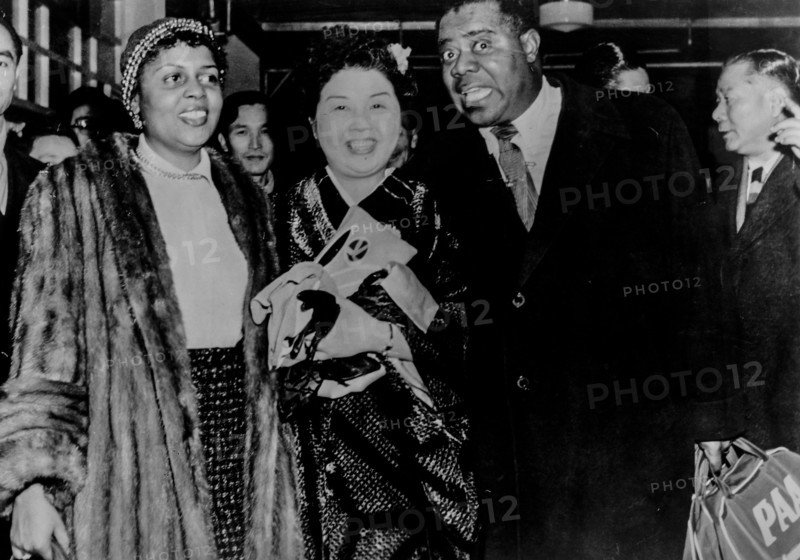 Louis armstrong with wife and miss mizushima, tokyo