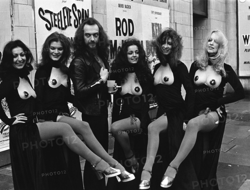 Ian anderson, pan's people, rainbow theatre, london 1974