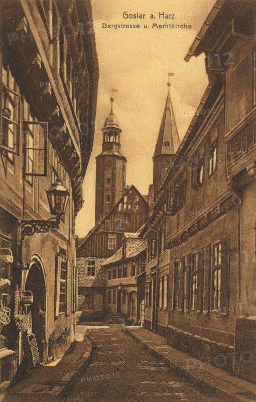 Bergstraße and market church of Goslar, Lower Saxony, Germany, view from about 1910, digital reproduction of a public domain postcard.