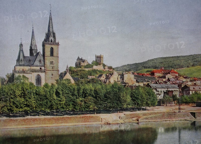 The Nahe riverbank in Bingen with the parish church and Klopp Castle in 1910, Rhineland-Palatinate, Germany, photograph, digitally restored reproduction of an original artwork from the early 20th century, exact original date unknown.