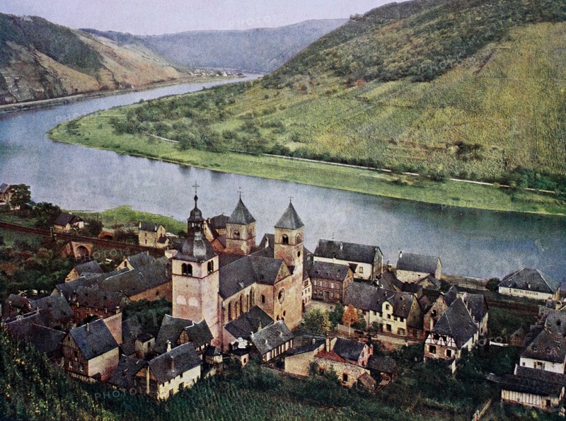 View of the collegiate church in Karden, Treis-Karden, on the Moselle River in 1910, Rhineland-Palatinate, Germany, photograph, digitally restored reproduction of an original artwork from the early 20th century, exact original date unknown.