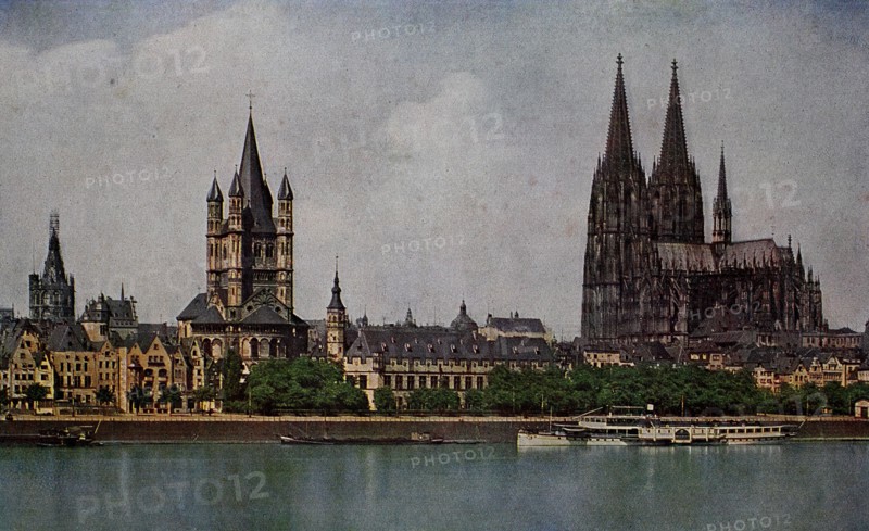 Cologne Cathedral with Saint Martin and Town Hall Tower in 1910, North Rhine-Westphalia, Germany, photograph, digitally restored reproduction of an original artwork from the early 20th century, exact original date unknown.