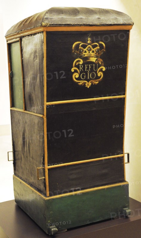 Hand chair to transport sick people from the Madrid Brotherhood of Refuge.