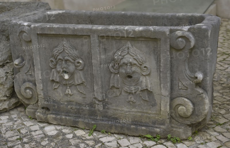 Fountain-tank.