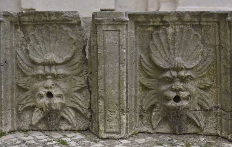 Fountain-tank.