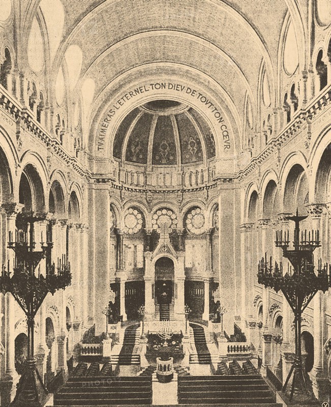 Interior view of the Paris synagogue on Rue Victoire