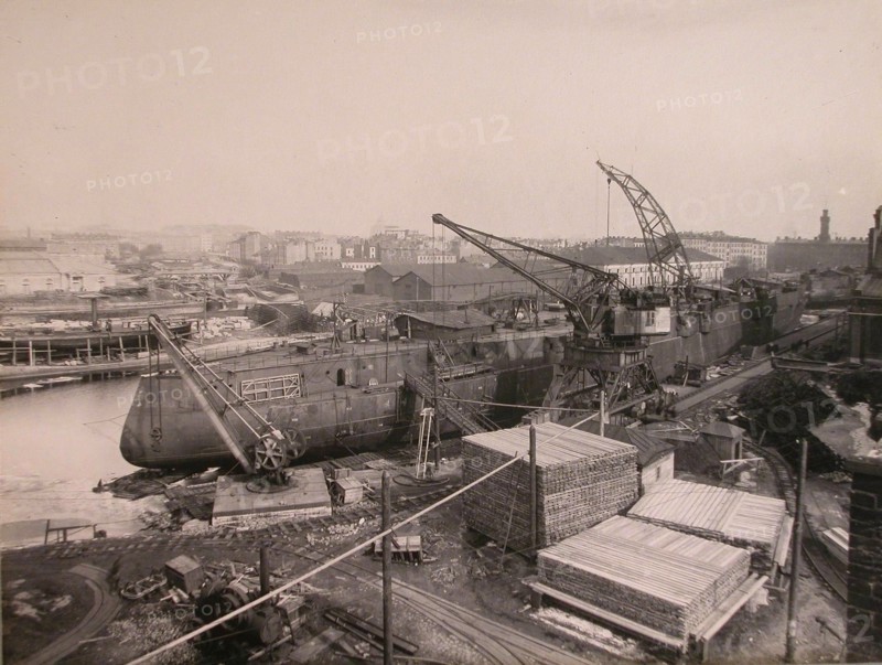 General view of the factory pool