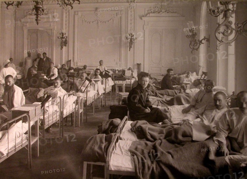 The wounded Russian soldiers in the ward of the infirmary named after Prince A