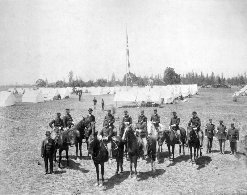 Mounted Oregon National Guard