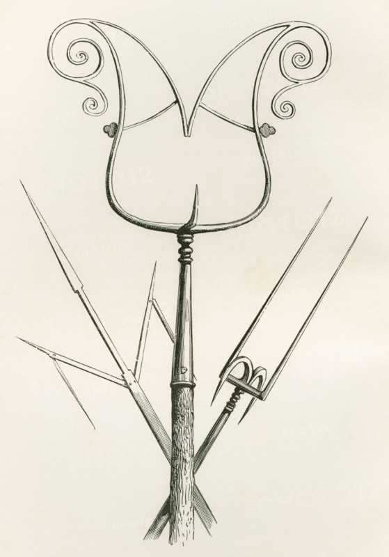 A catchpole in the centre and military forks on either side.