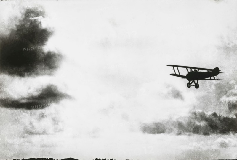 World war 1 aircraft landing.