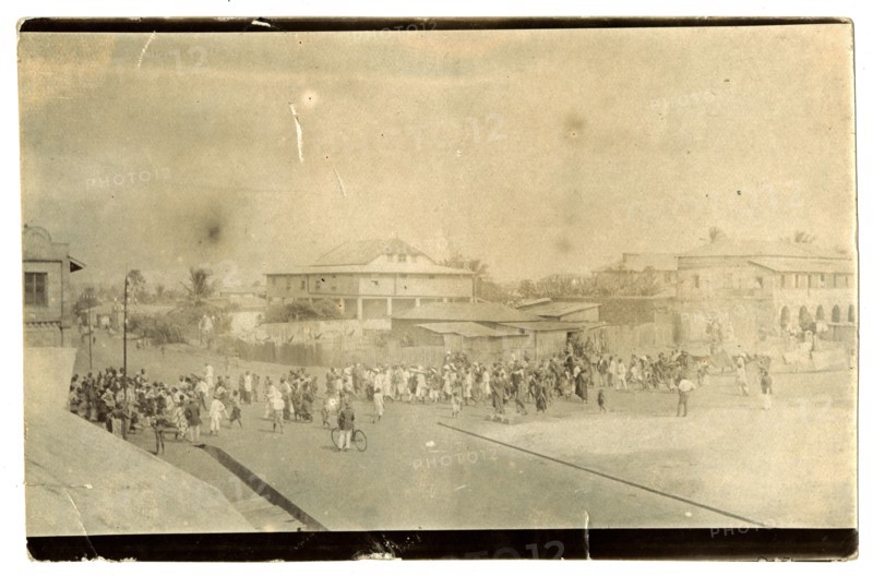 Busy street scene, Accra