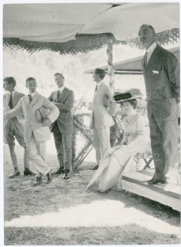 Spectators at Colombo Racecourse