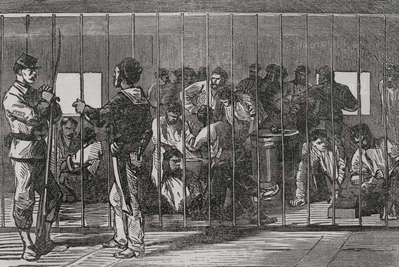 France. Paris Commune. Popular revolutionary movement that took power in Paris from 18 March to 28 May 1871, as a result of the Franco-Prussian War. Repression after the fall of the Paris Commune. The Communards were imprisoned on pontoons, in iron cages built for the purpose on decommissioned or out-of-service warships. Engraving. ""Historia de la Guerra de Francia y Prusia"" (History of the War between France and Prussia). Volume II. Published in Barcelona, 1871.